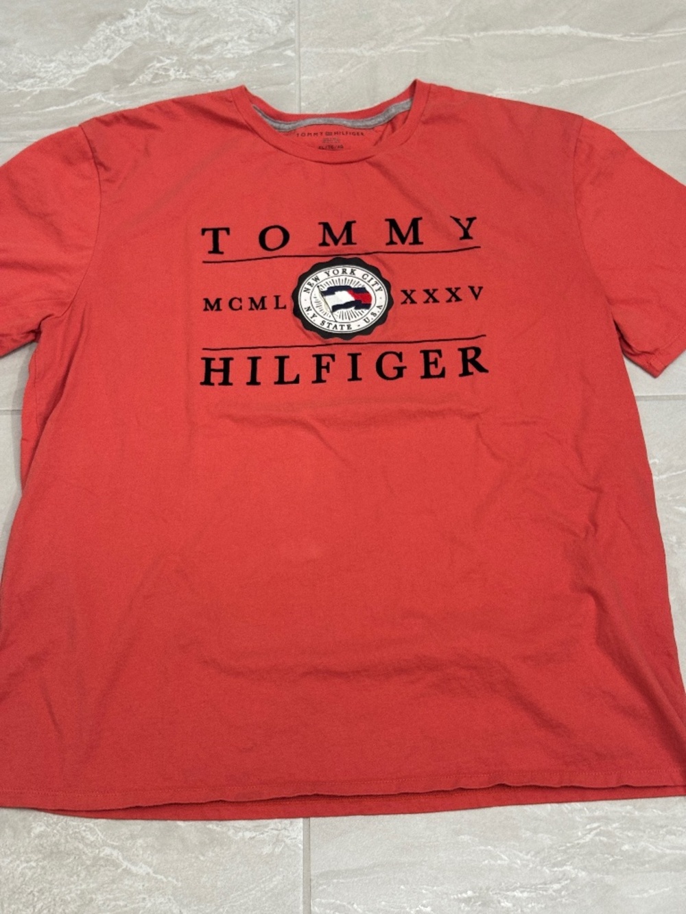 Tommy Hilfiger Red Graphic T Shirt Mens XL Logo Tee Casual Streetwear Preppy